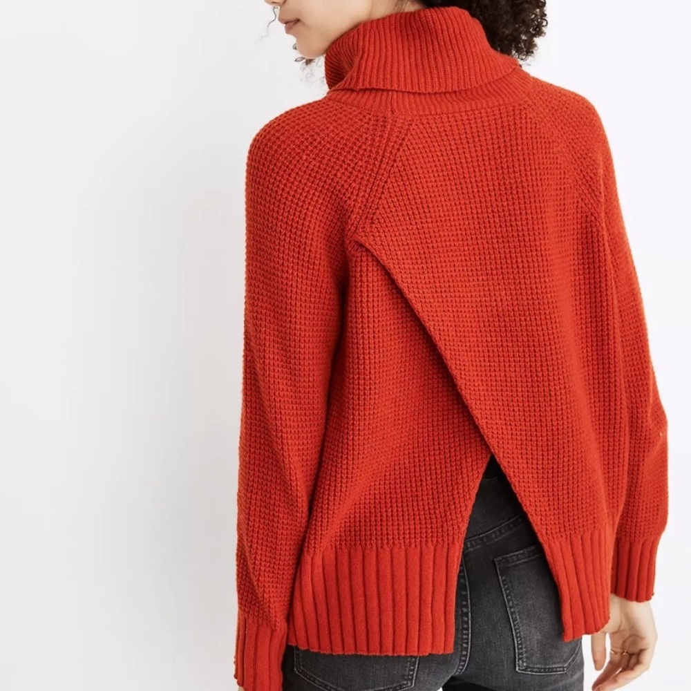 Madewell red cotton slit back turtleneck, small
